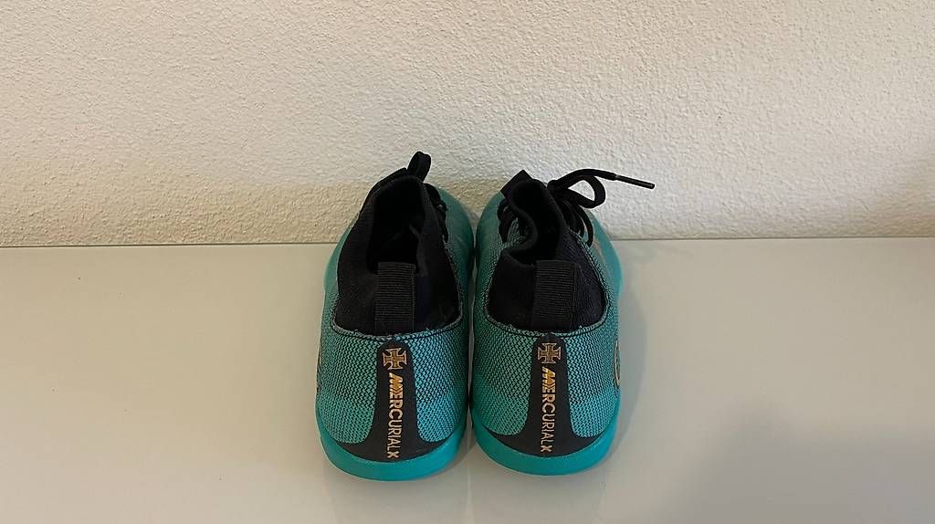 Scarpe da uomo: Fussballschuh in Grösse 36.5 – Usato da Jona venduto da Peterli_14 3