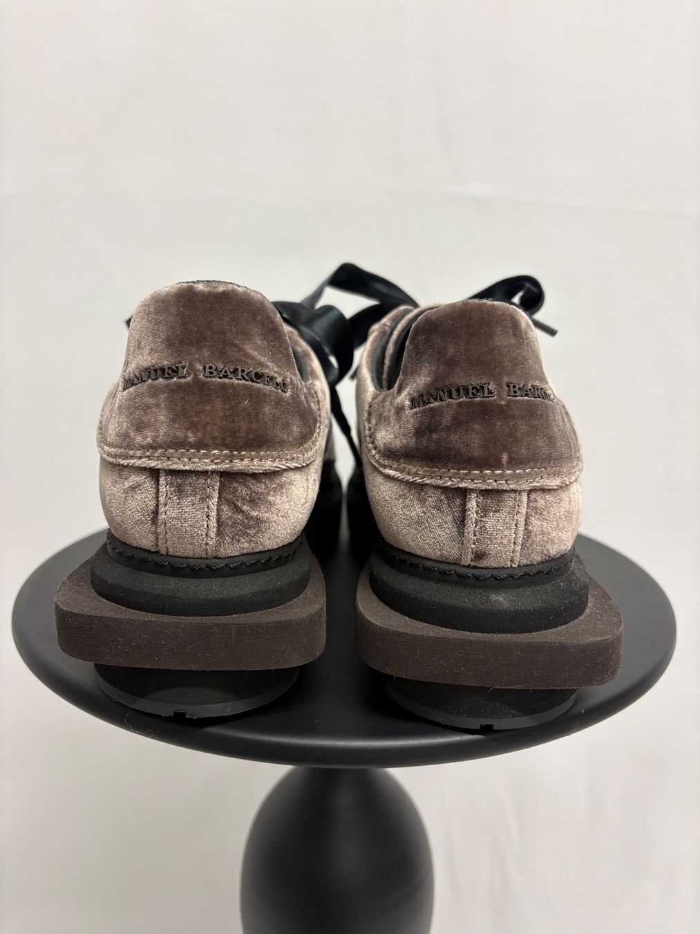 Scarpe da donna: Manuel Barcelo Samt Sneaker Gr. 39 braun Plateau – Nuovo (secondo la descrizione) da Regensdorf venduto da secondchancefashion 4