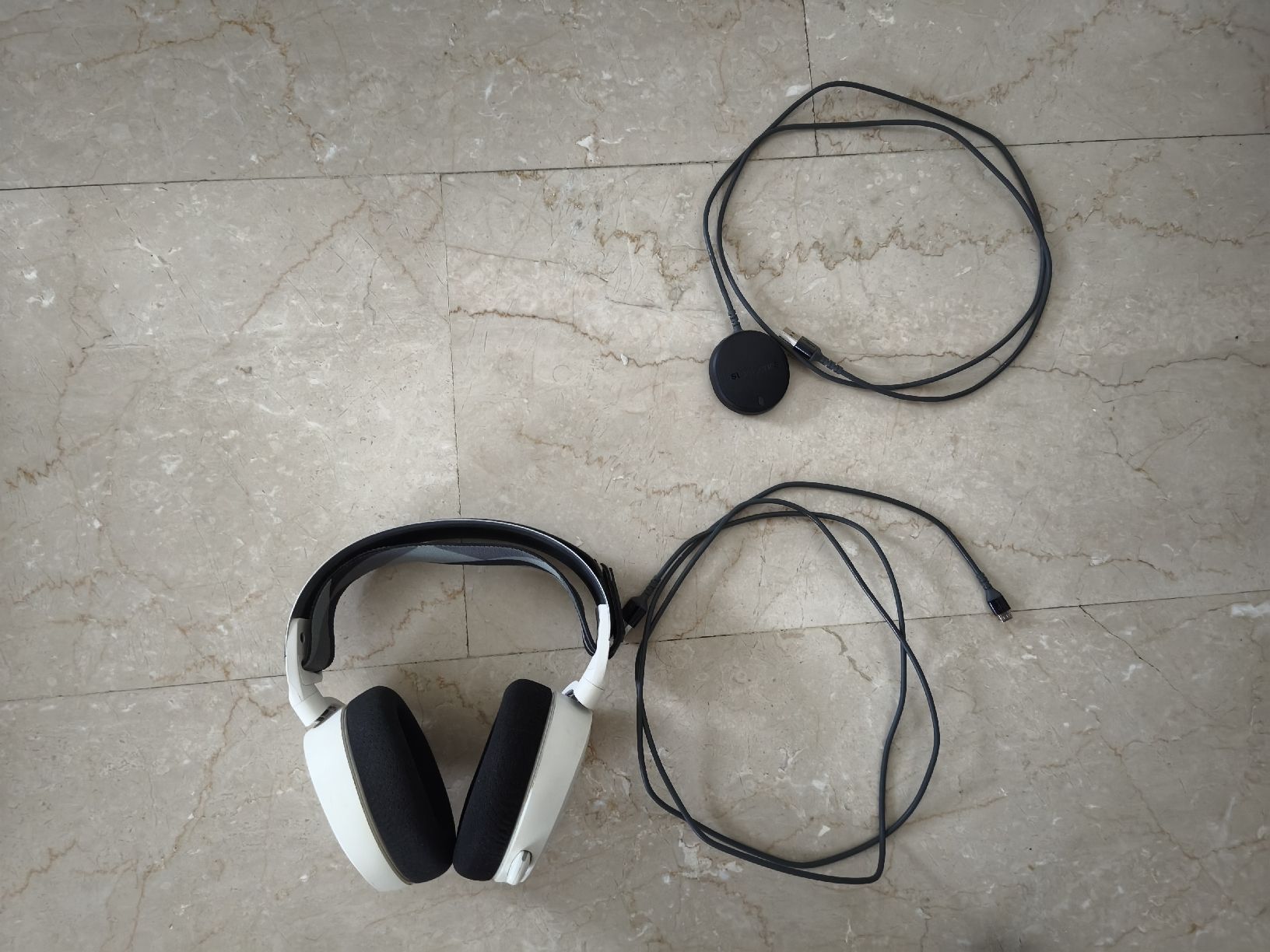 Steelseries Cuffie: SteelSeries Arctis 7 Gaming Headset weiss gebraucht – Usato da Wattwil venduto da mir_sty8 1