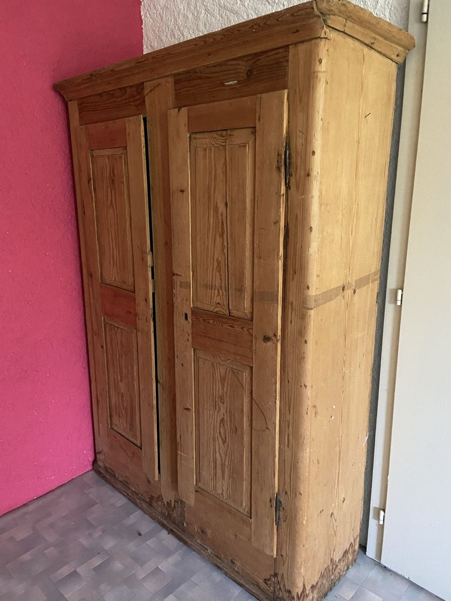 Schränke: Armoire ancienne brute – Gebraucht aus Bevaix von car_fyw5
