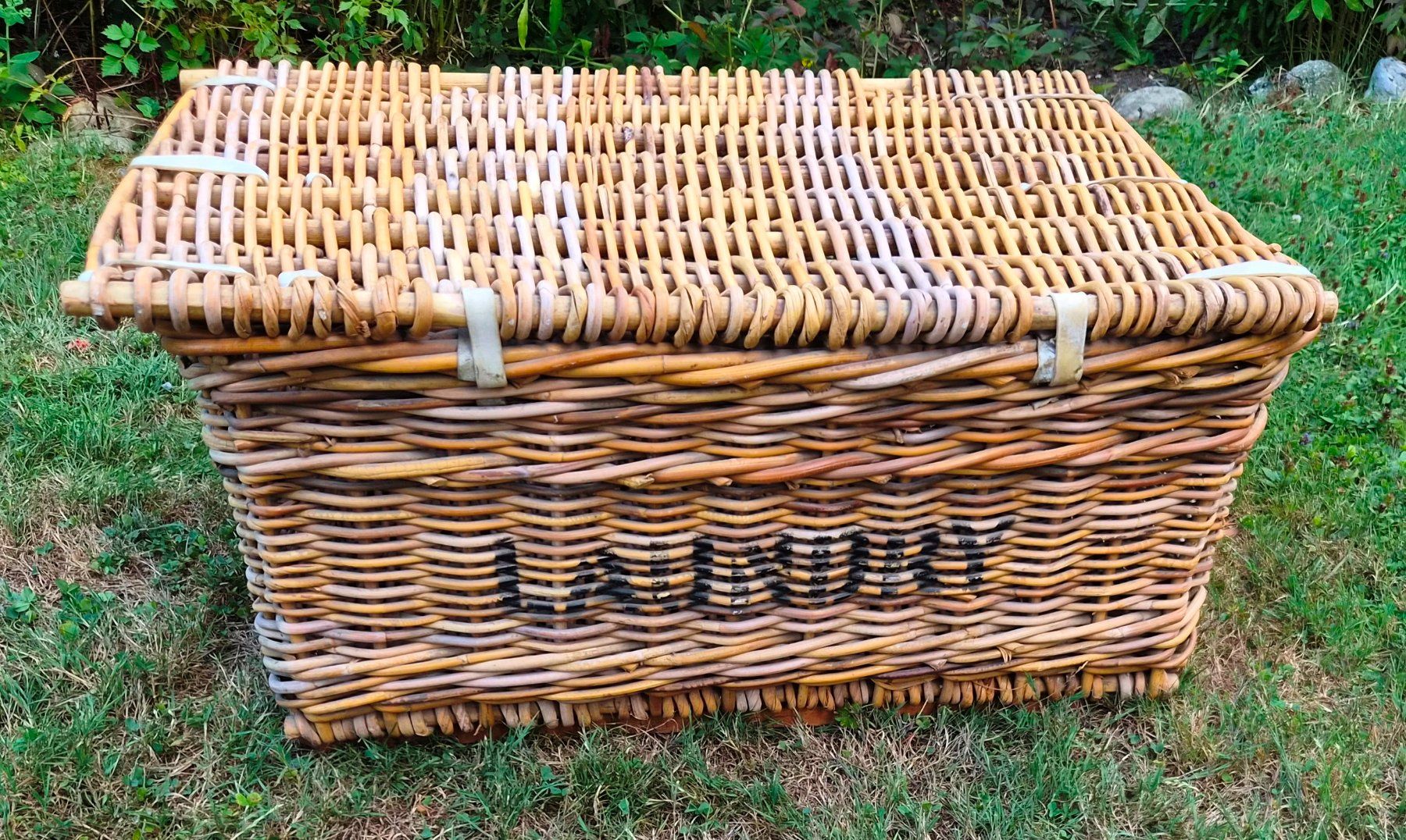 Sonstiges für Haushalt & Wohnen: Große Vintage Weidentruhe / Wäschekorb "LAUNDRY" – Gebraucht aus Zürich von Primanoctis 5