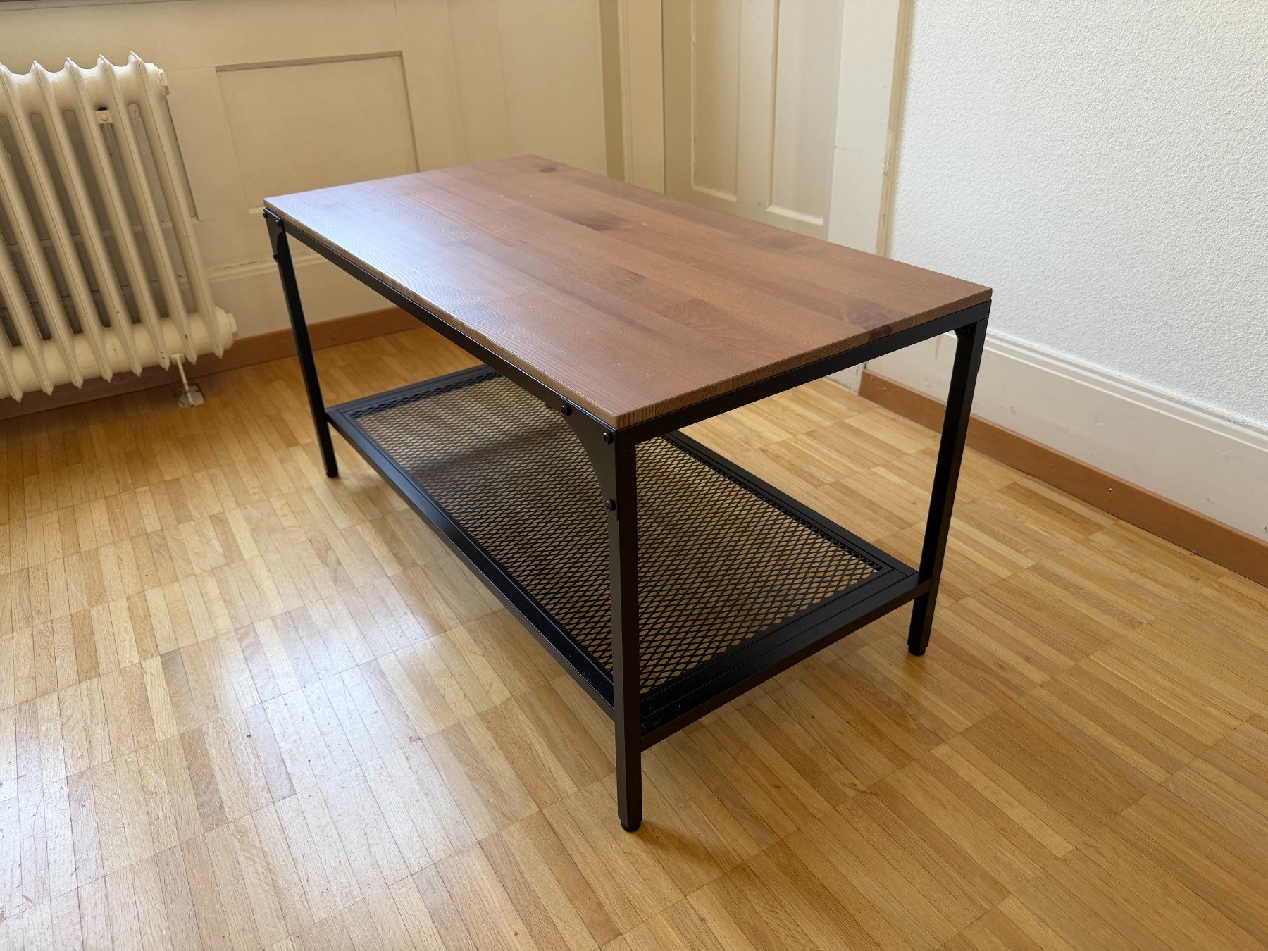 Ikea Tavoli: Ikea Fjällbo Couchtisch – Usato da St. Gallen venduto da tim_d892 1