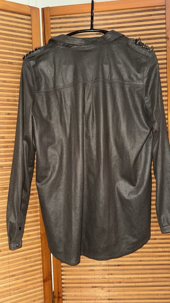 Mango Camicette: Bluse, olivgrün von Mango, L (40) – Usato da Gümligen venduto da morticiaaddams 1