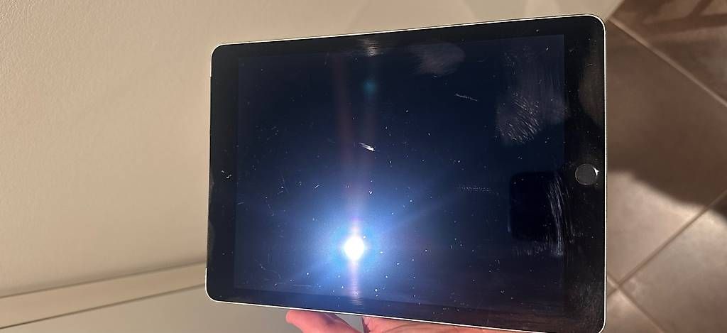 Apple Tablet PC: Ipad Air 2 – Usato da Martigny venduto da san_7zxm 1