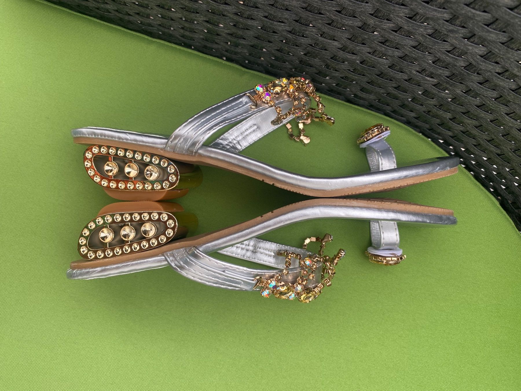 Chaussures femmes: SUMMERTIME - stylische/edle Flip-Flops mit Décor, silber, 39 – Neuf (Voir description) à Winkel par ferrari2022 3