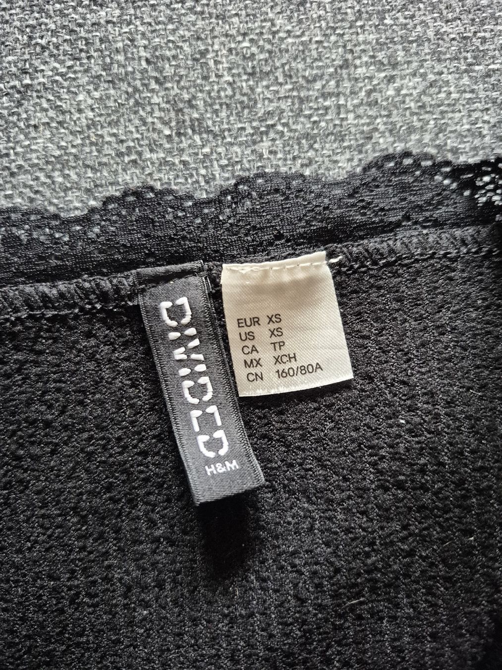 H&M Tops: Crop top H&M Divided XS – Gebraucht aus Lausanne von claire1401 2
