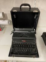 Schreibmaschine Hermes 200