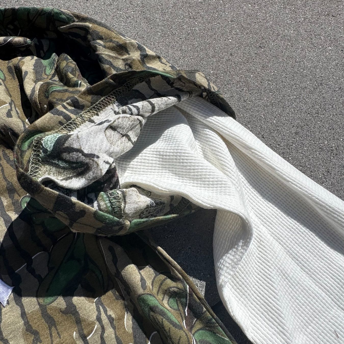 Maglioni & Felpe: Yankees custom made camouflage longsleeve – Usato da St. Gallen venduto da sourced_limited 3