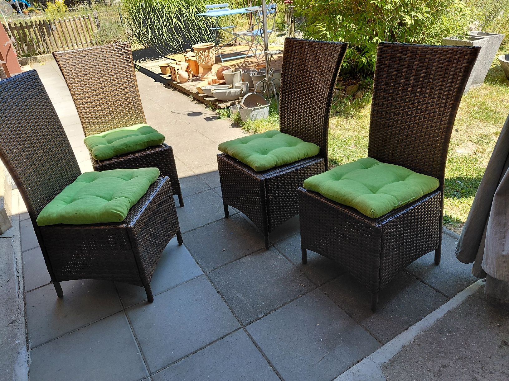 Tischset: Rattantisch und 4 Stühle – Gebraucht aus zuchwil von parson65 1