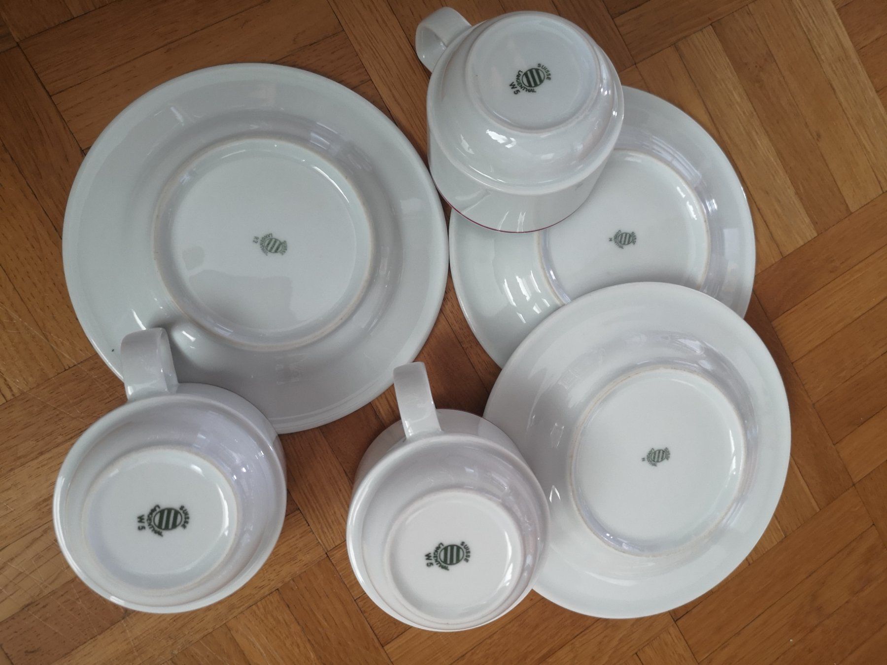 Set di piatti: Kaffeetassen mit einem Teller, Langenthal – Usato da Dietikon venduto da aro_mr6l 3