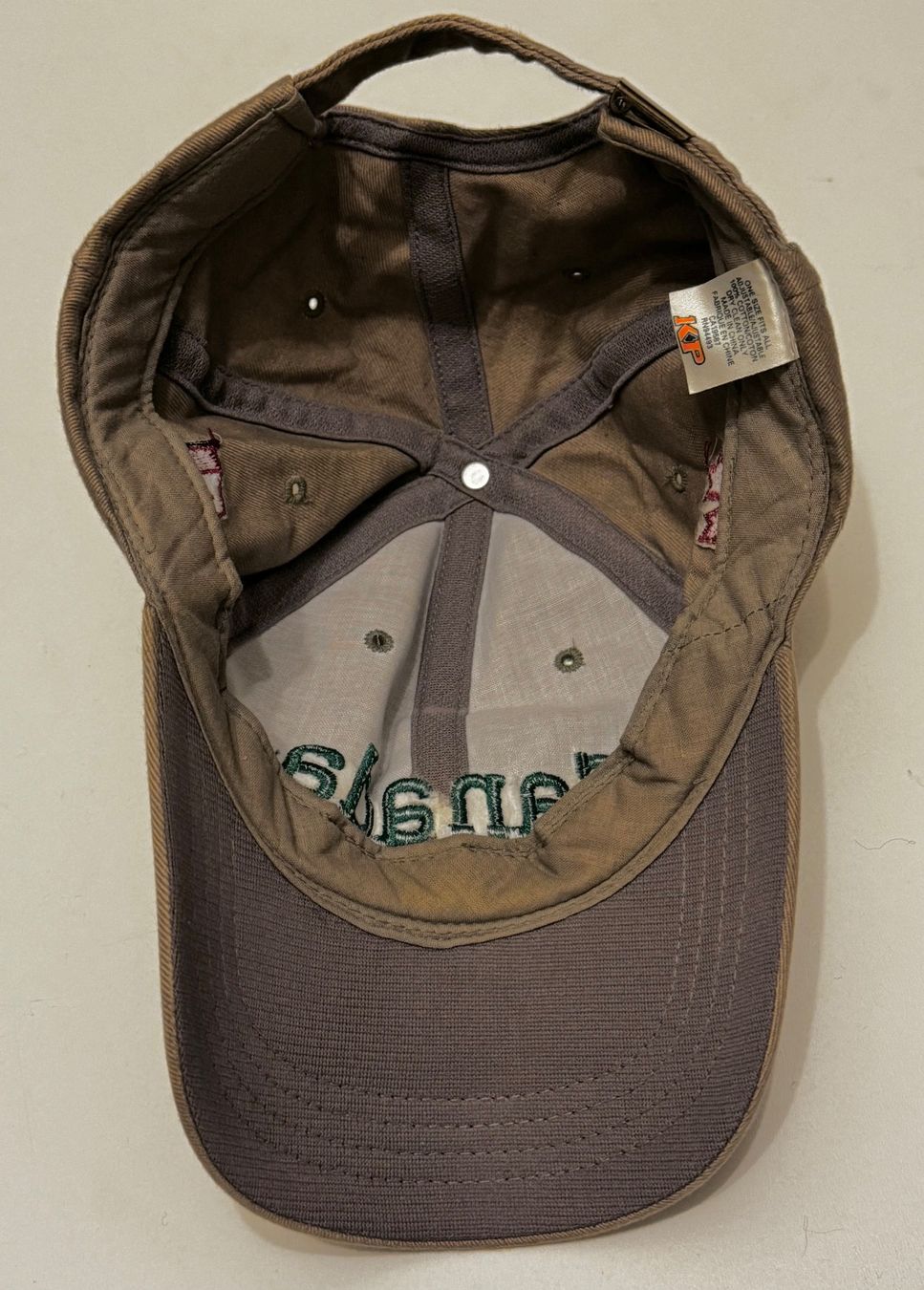 Copricapi, berretti & cappellini: Casquette CANADA, one size, taille ajustable, beige – Nuovo e nell'imballaggio originale da Genève venduto da Murmurs 4