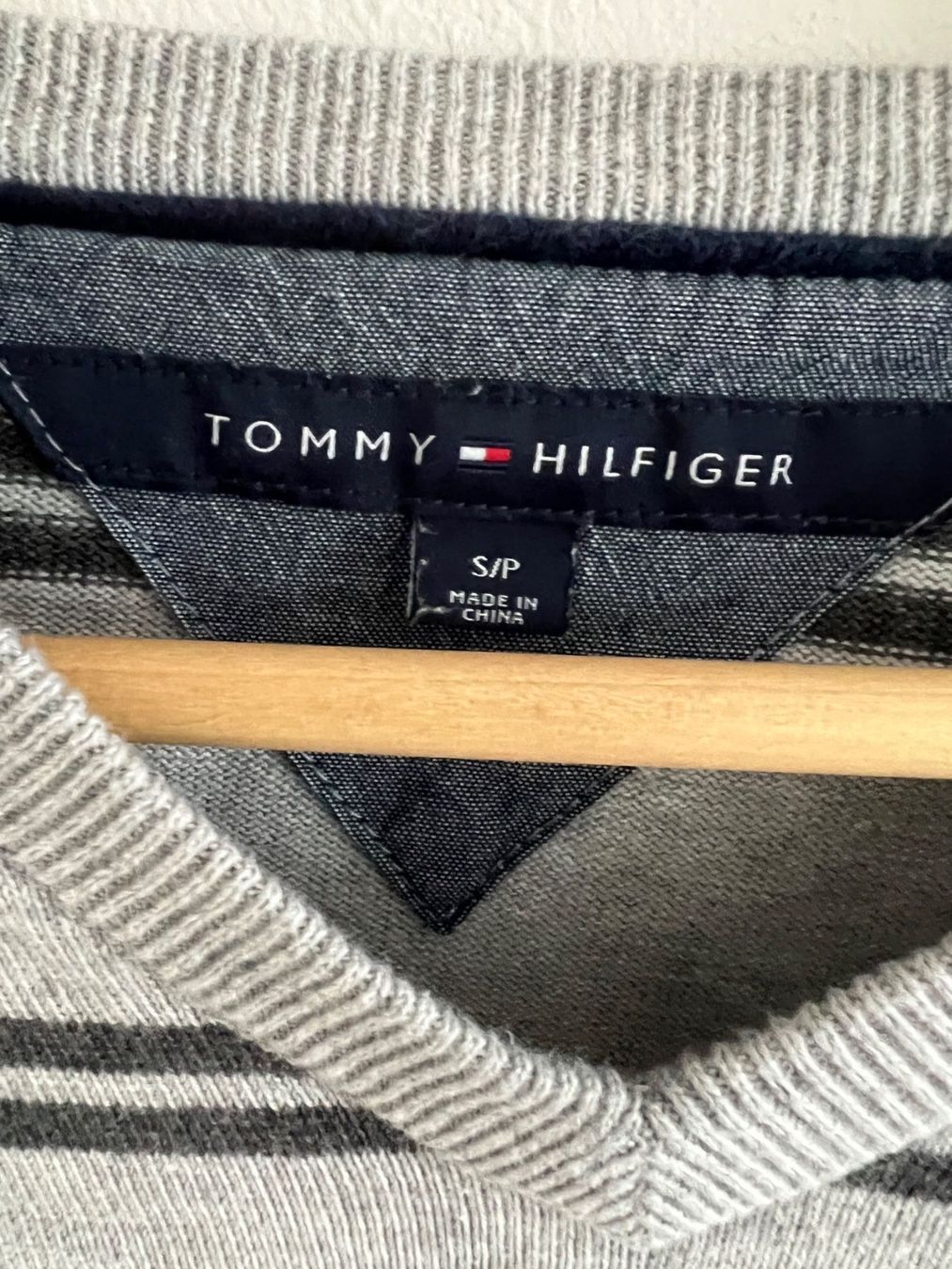 Tommy Hilfiger Maglioni & Felpe: Sweater Tommy Hilfiger S – Usato da Losone venduto da Misssslucie 1
