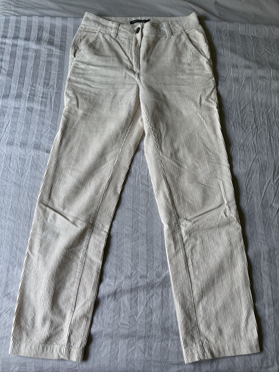 Pantaloni: Pantalon en velours Monoprix taille 36 – Usato da Genève venduto da cec_6qrf