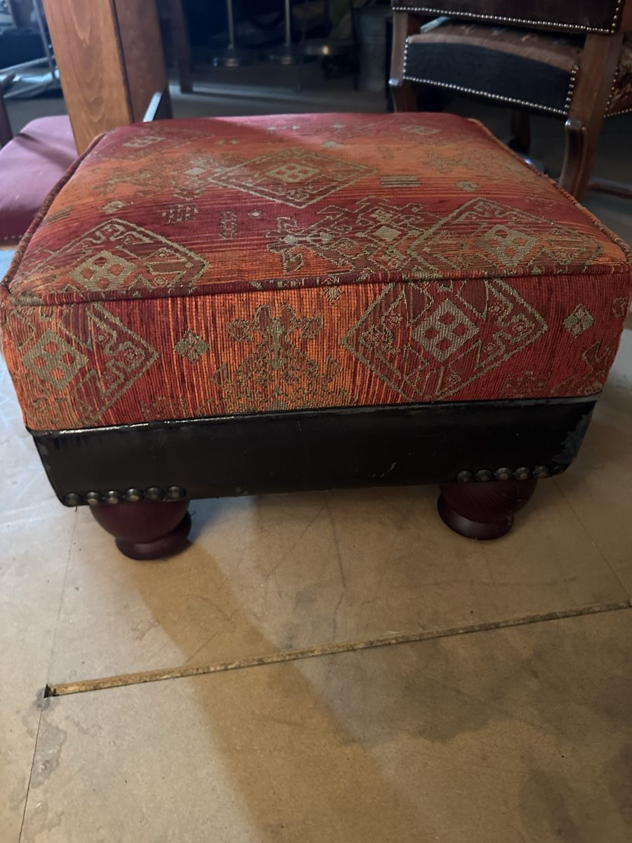 Sgabelli: Fuss Hocker mit Muster B 57cm T 38cm H 38cm – Usato da Rifferswil venduto da Dominik0804 6