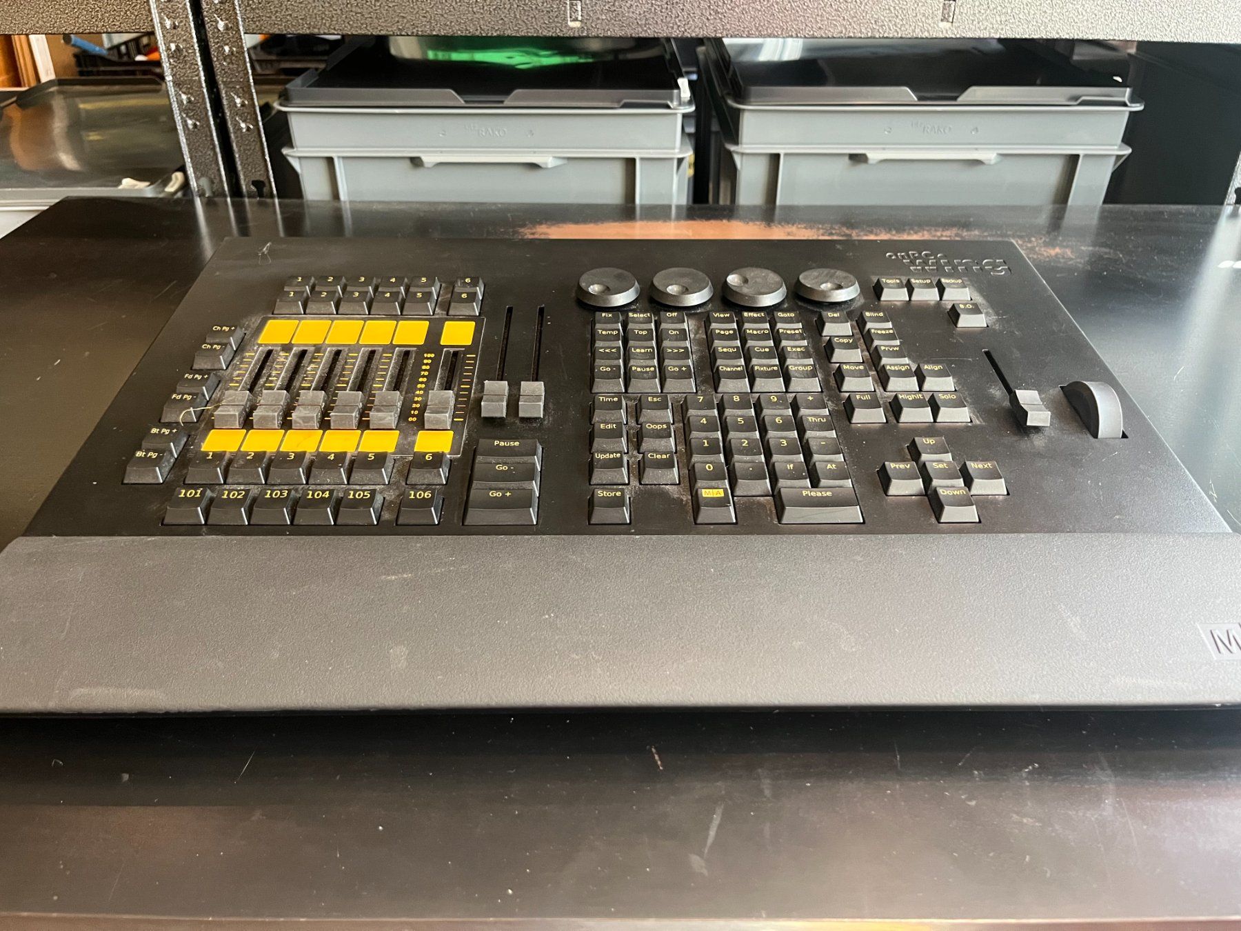 Console di mixaggio: MA Lighting onPC command wing Lichtpult inkl. Case – Usato da Bern venduto da AtelierFederweg 1