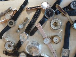 Armbanduhr lot