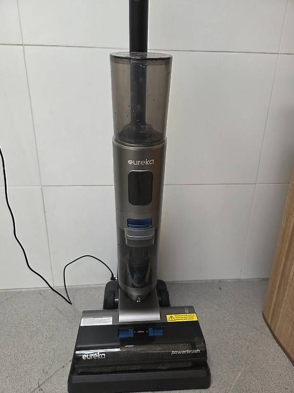 Aspirateurs & Accessoires: Aspirateur laveur eureka – D'occasion à Collombey par rubrub 1