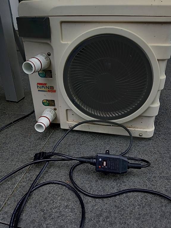 Radiatori: Poolwärmepumpe – Usato da Messen venduto da Piratenlady 3