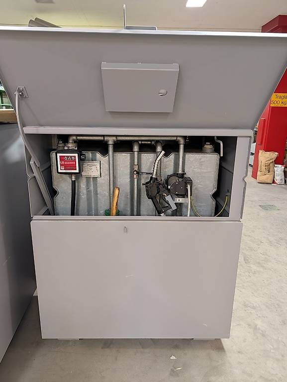 Sonstiges Fahrzeugzubehör: Dieseltankstelle 2000L mit Handhebelpumpe – Gebraucht aus Hefenhofen von LieberherrAG 6