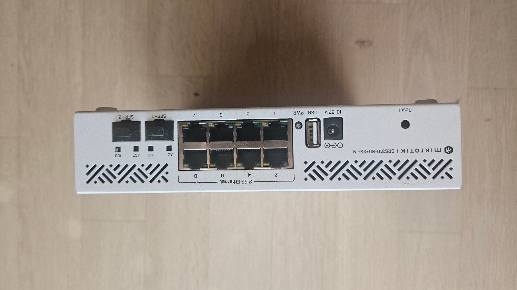 Mikrotik Modem & Router: Routeur Mikrotik CRS310-8G+2S+IN – Usato da Lausanne venduto da lionelCr3