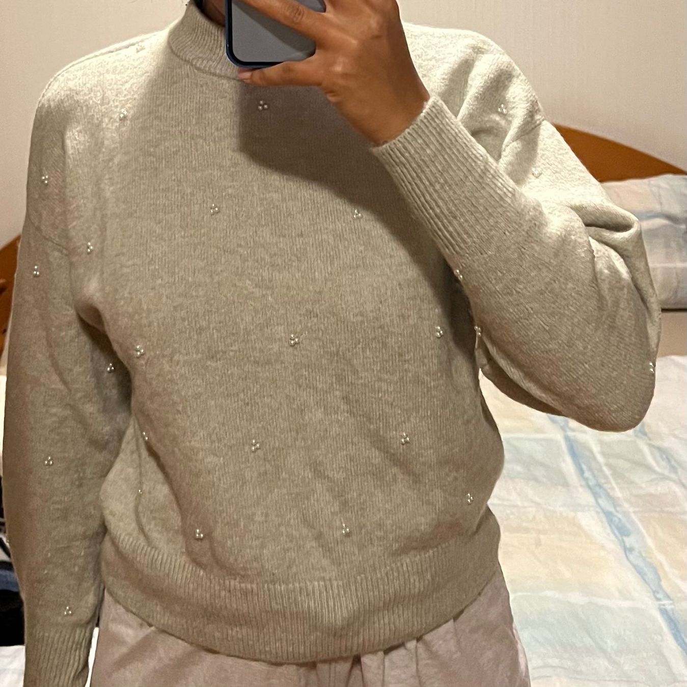 H&M Pullover & Sweatshirts: Strickpullover mit Perlen, Grösse XS – Neu (gemäss Beschreibung) aus Zürich von celineaceline