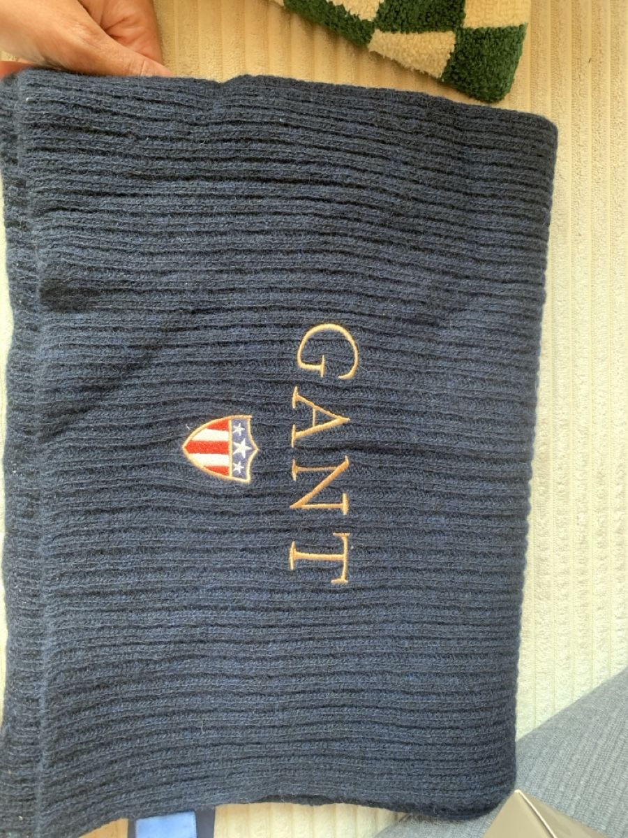 Gant Sciarpe: Écharpe- bonnet GANT – Nuovo e nell'imballaggio originale da Prangins venduto da val_2c72 2