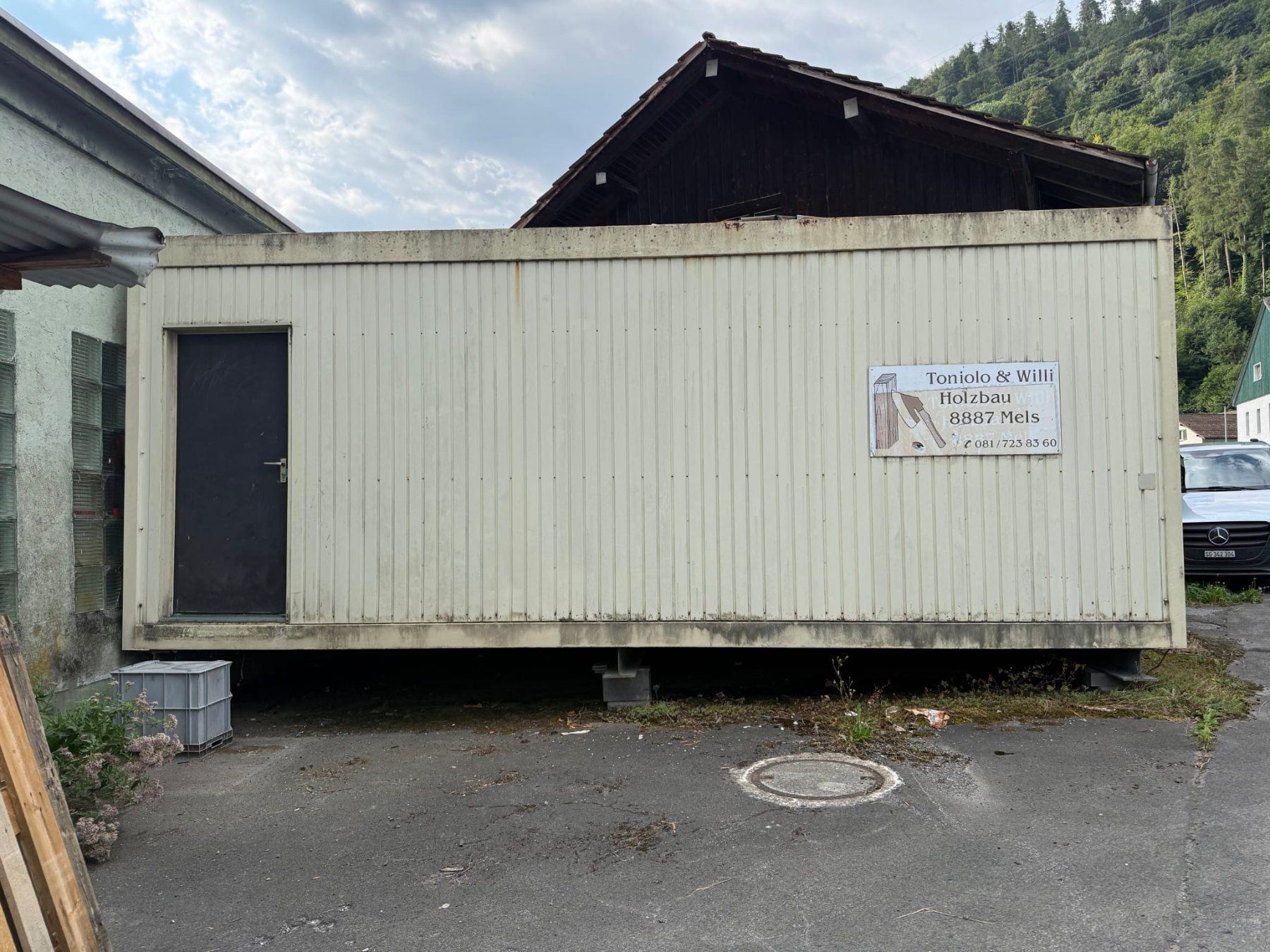 Contenitori edile: Bürocontainer – Usato da Oetwil am See venduto da Kuechenzeit