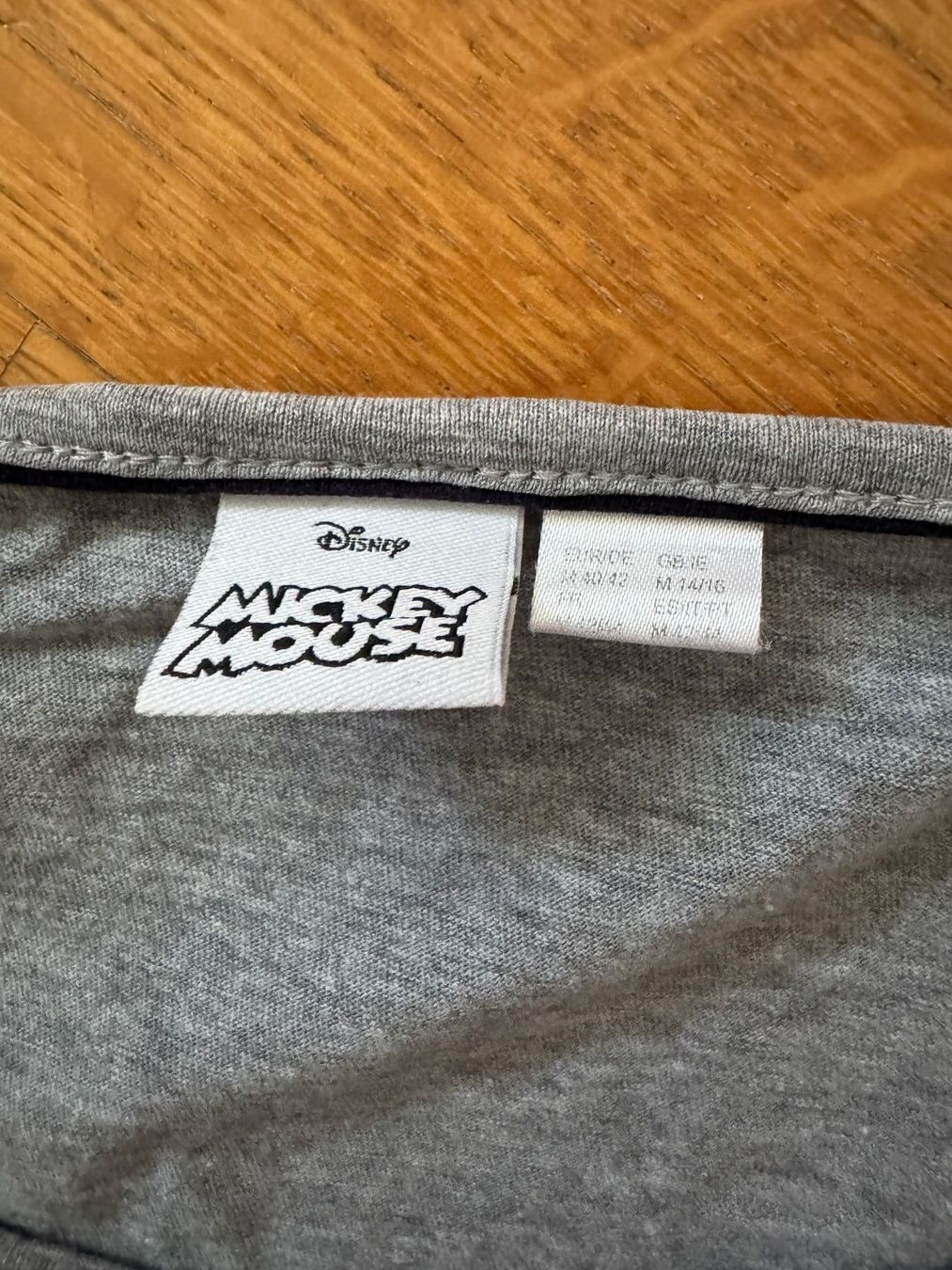 Disney T-shirt: Disney Mickey Mouse T-Shirt – Usato da Riedholz venduto da emm_22qn 2