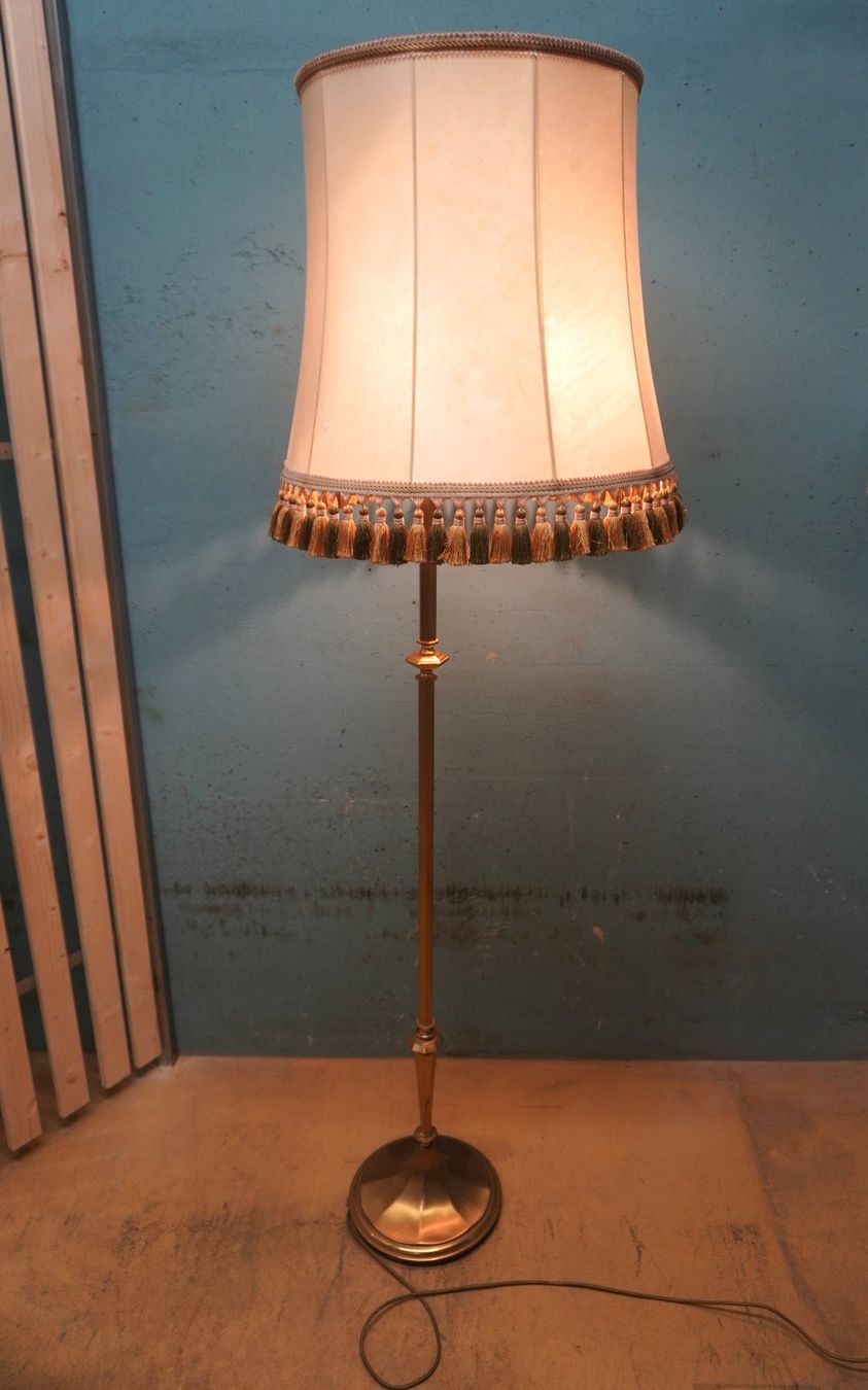 Lampade: Lampe mit Lampenschirm (S251) – Usato da Basel venduto da B.W.B. 2