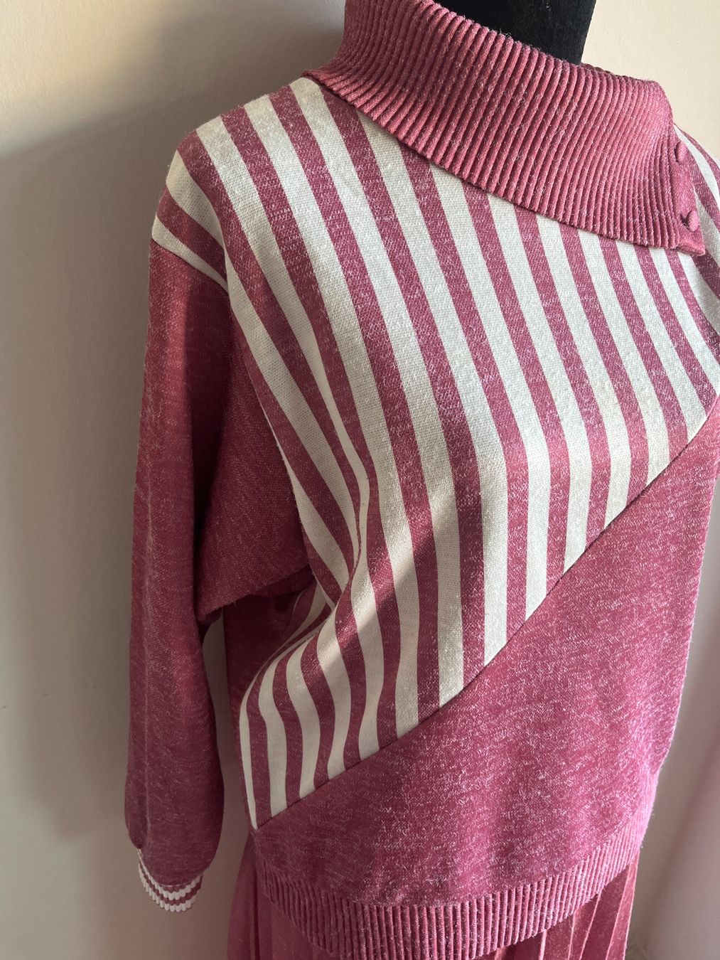 Vestiti: Schickes Strickkleid mit Plissee, Grösse 44, 2-teilig – Usato da Luzern venduto da Jiggy_8898 2