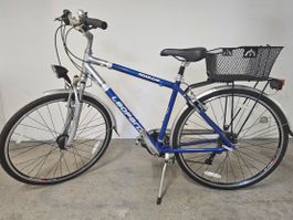 Leopard Cityvelo mit Gepäckkorb, Licht & Schutzblechen – gep