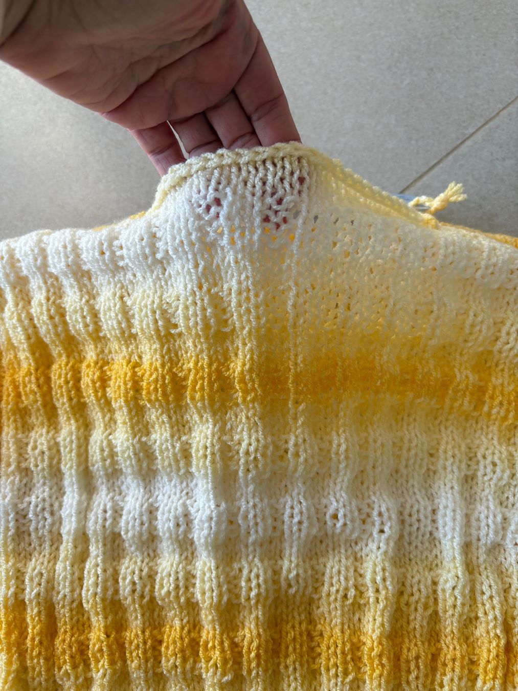 Pullover & Sweatshirts: Kinder Pullover gestreift Grösse 98 Handarbeit gelb – Neu und originalverpackt aus Basel von Tierschutz-Flohmi 2