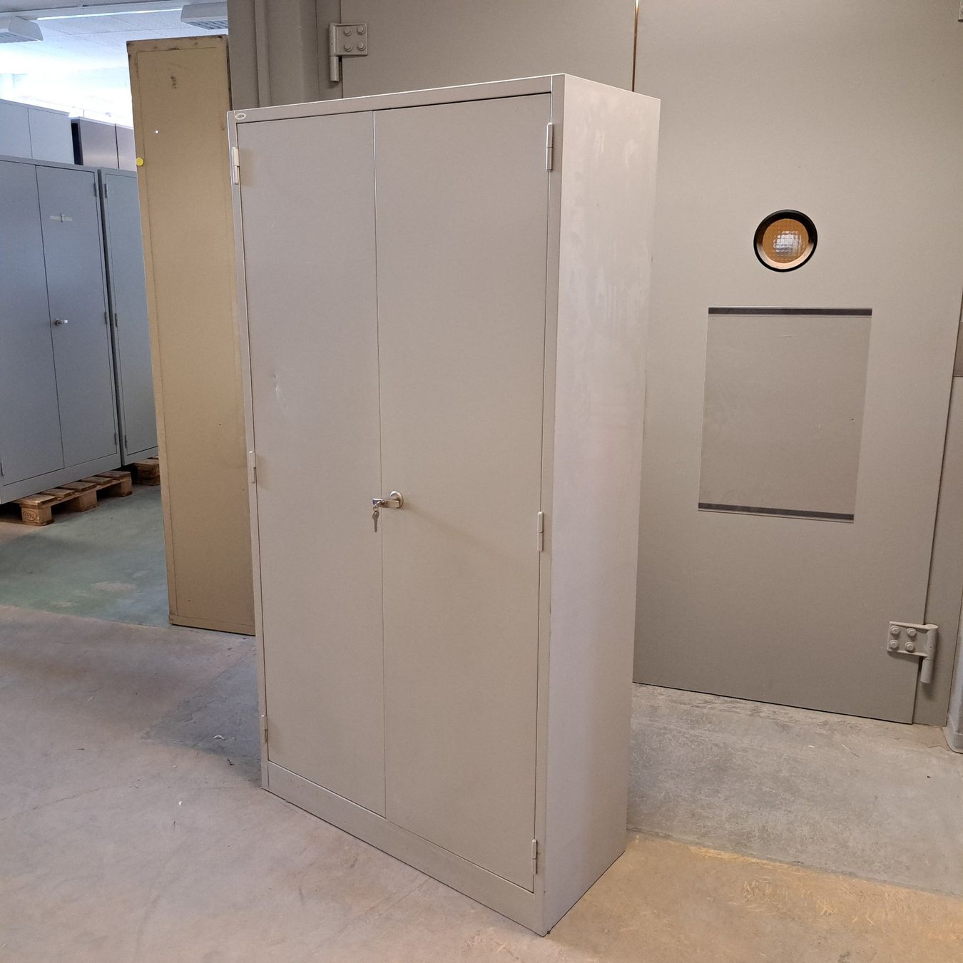 Lista Metallschrank Garderobenschrank 2er Spind Blechschrank (Gebraucht ...