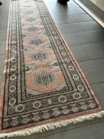 Sehr schöner edler Teppich 77cm x 300cm