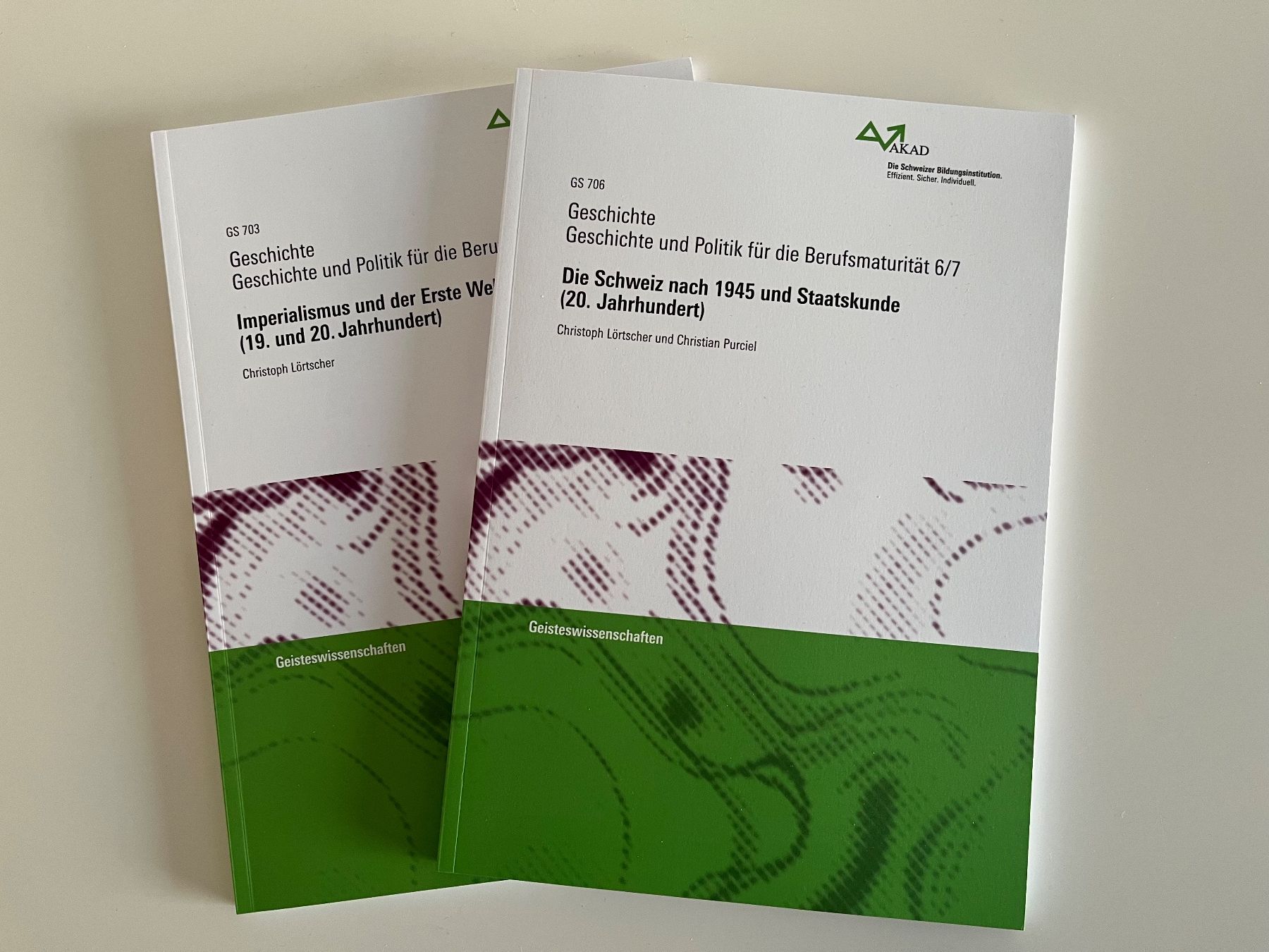 Libri: AKAD Geschichte 2 Kursbücher - NEU – Nuovo e nell'imballaggio originale da Zollikon venduto da Svch