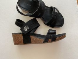 Sandalen schwarz Grösse 38 Keilabsatz mit Strass.