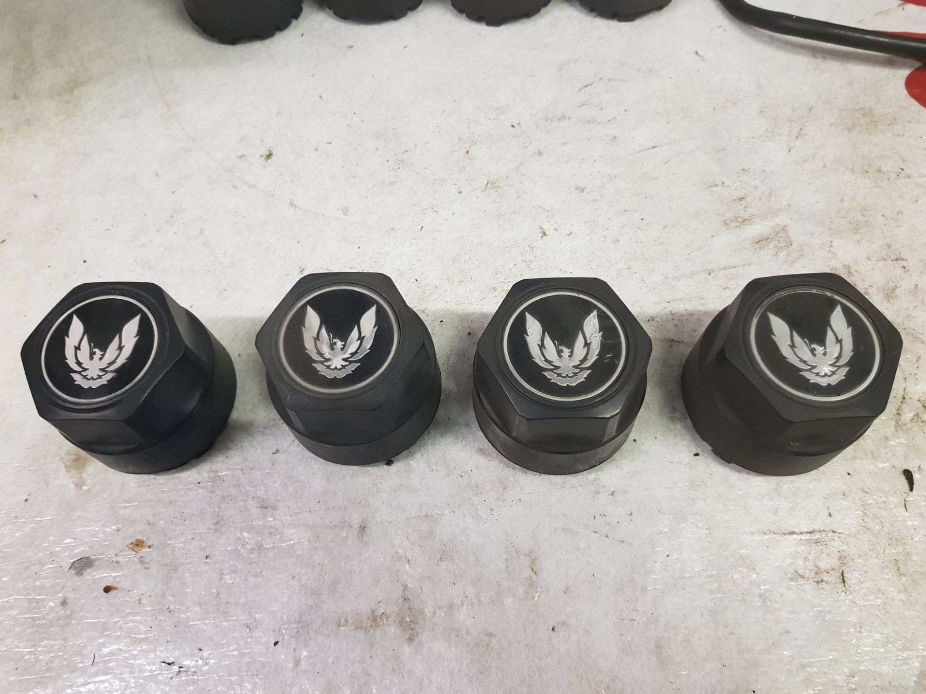 Pontiac Alle Autoersatzteile: Radnabendeckel,  82-92 Pontiac Firebird – Gebraucht aus Niedergösgen von usc_9sk7 1
