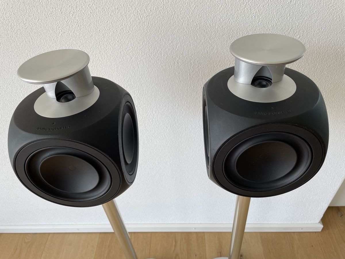 Bang & Olufsen Lautsprecher: BeoLab 3 Lautsprecher mit Standfuss – Gebraucht aus Menznau von LU_6018 2