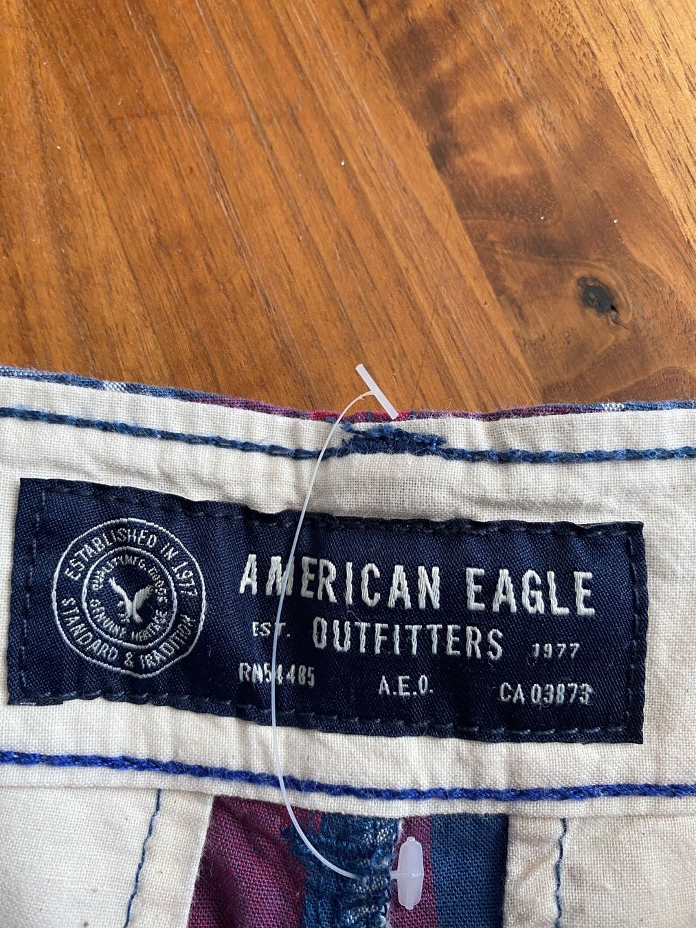 American Eagle Pantaloni: Men American Eagle Shorts 26 – Nuovo (secondo la descrizione) da Balsthal venduto da Uroby 2