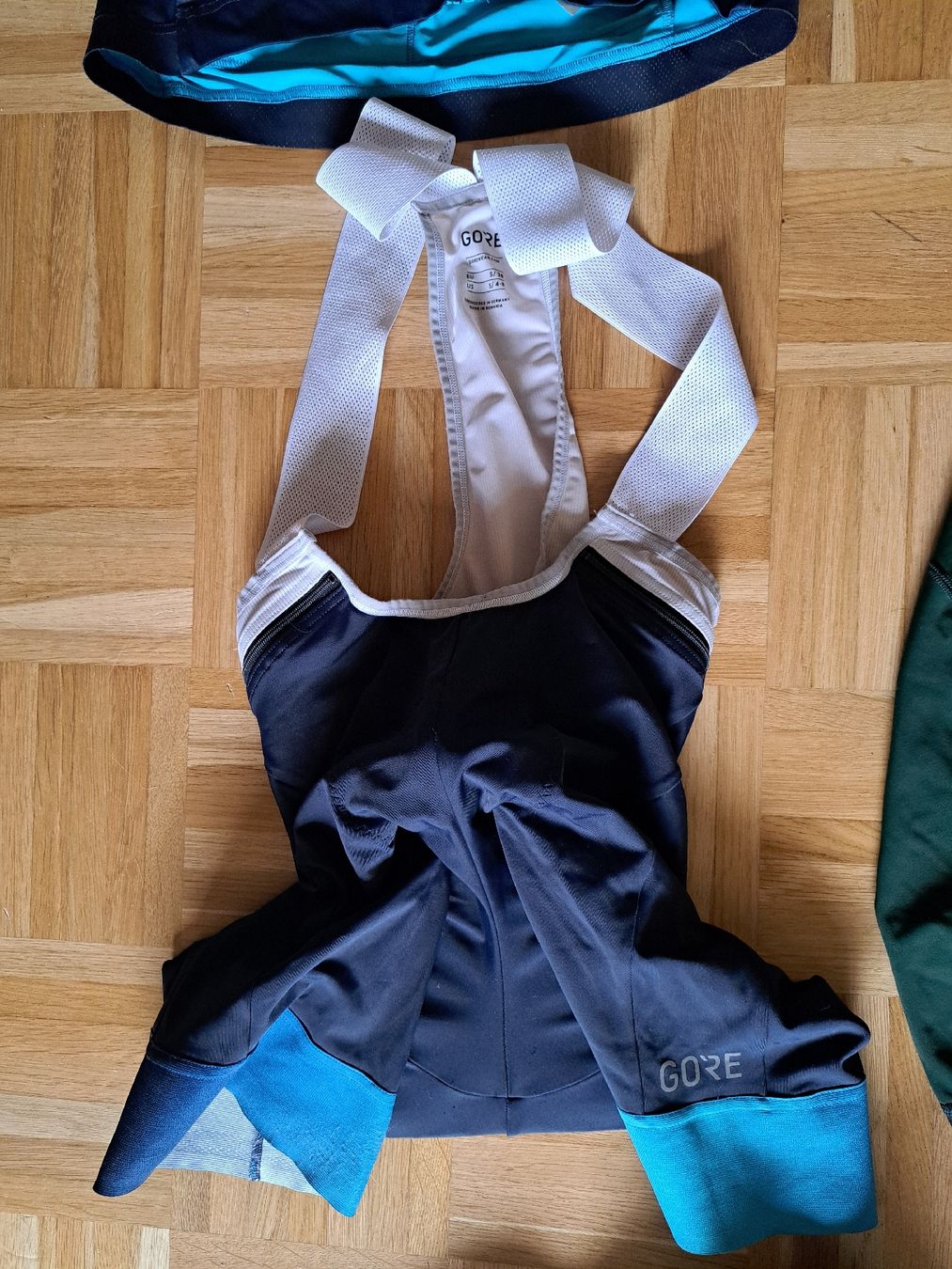Lotti di vestiti: Grosses Velokleider Set Damen S-M – Usato da Winterthur venduto da ang_d9dq 2