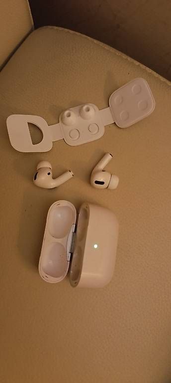 Cuffie: Airpod apple pro – Usato da Montreux venduto da rao_r66l 1