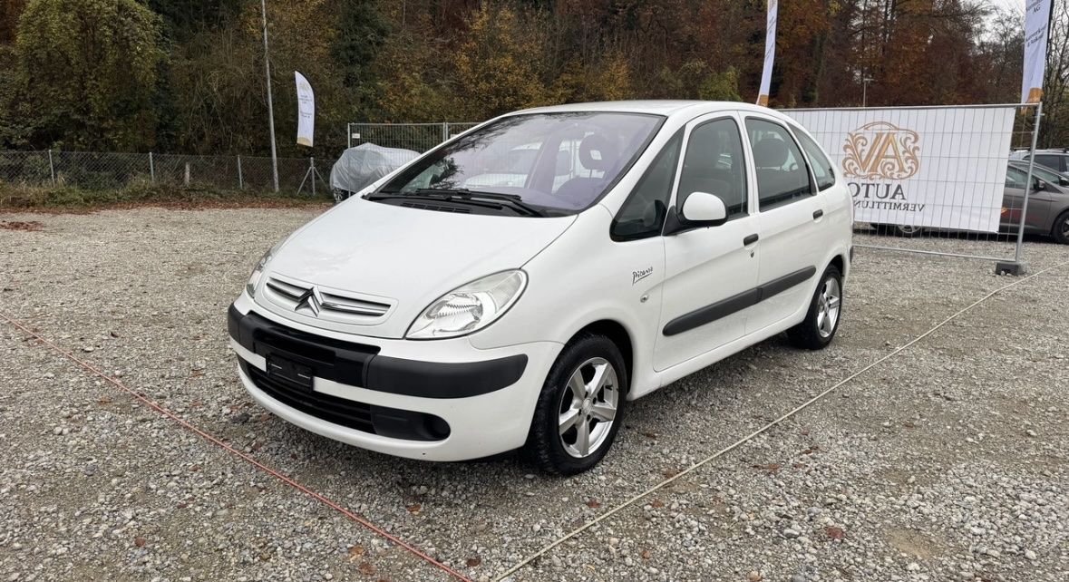 Citroën Automobili: CITROEN Xsara Picasso 1.6i – Usato da Bad Zurzach venduto da Nur.K