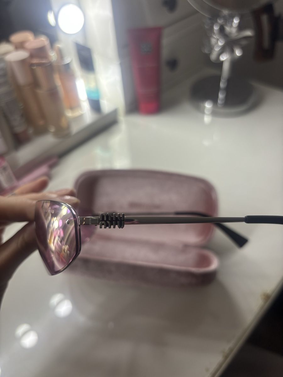 Miu Miu Occhiali & Lenti: MIU MIU Sonnenbrille mit Etui – Nuovo (secondo la descrizione) da Ehrendingen venduto da mic_qd8r 3