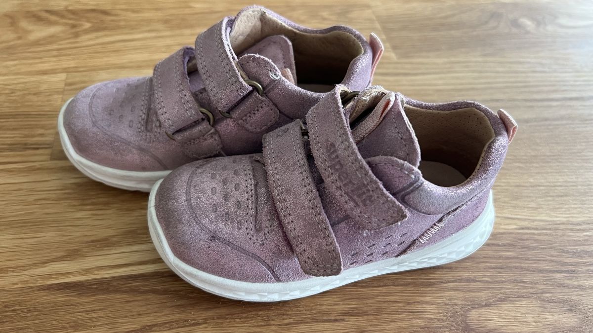 Superfit Chaussures filles: Mädchenschuhe rosa Grösse 22 – D'occasion à Müllheim Dorf par zuzmicko