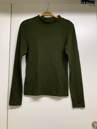 Langarmshirt mit Stehkragen olivgrün Grösse M gebraucht