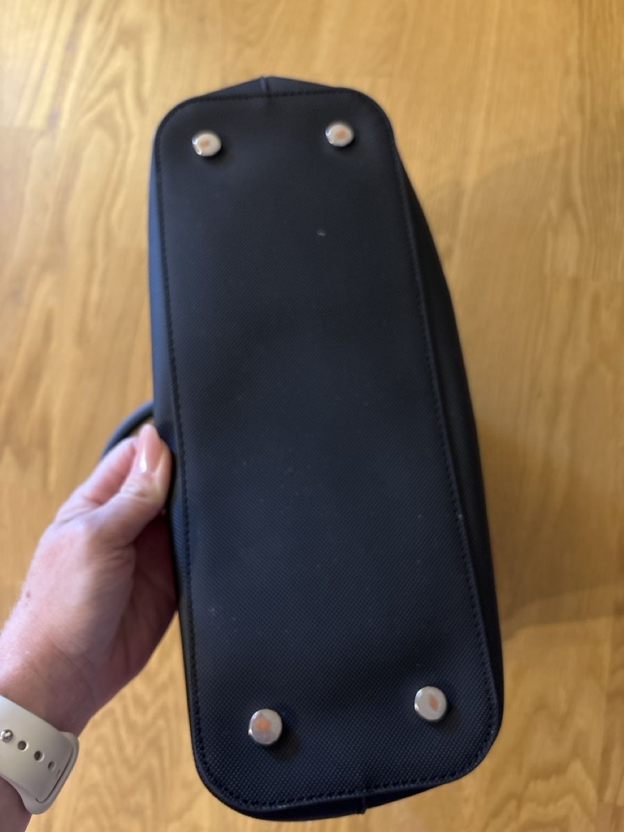 Lacoste Sacs femmes: Lacoste Handtasche schwarz  – D'occasion à Rünenberg par ZwergLi100 3