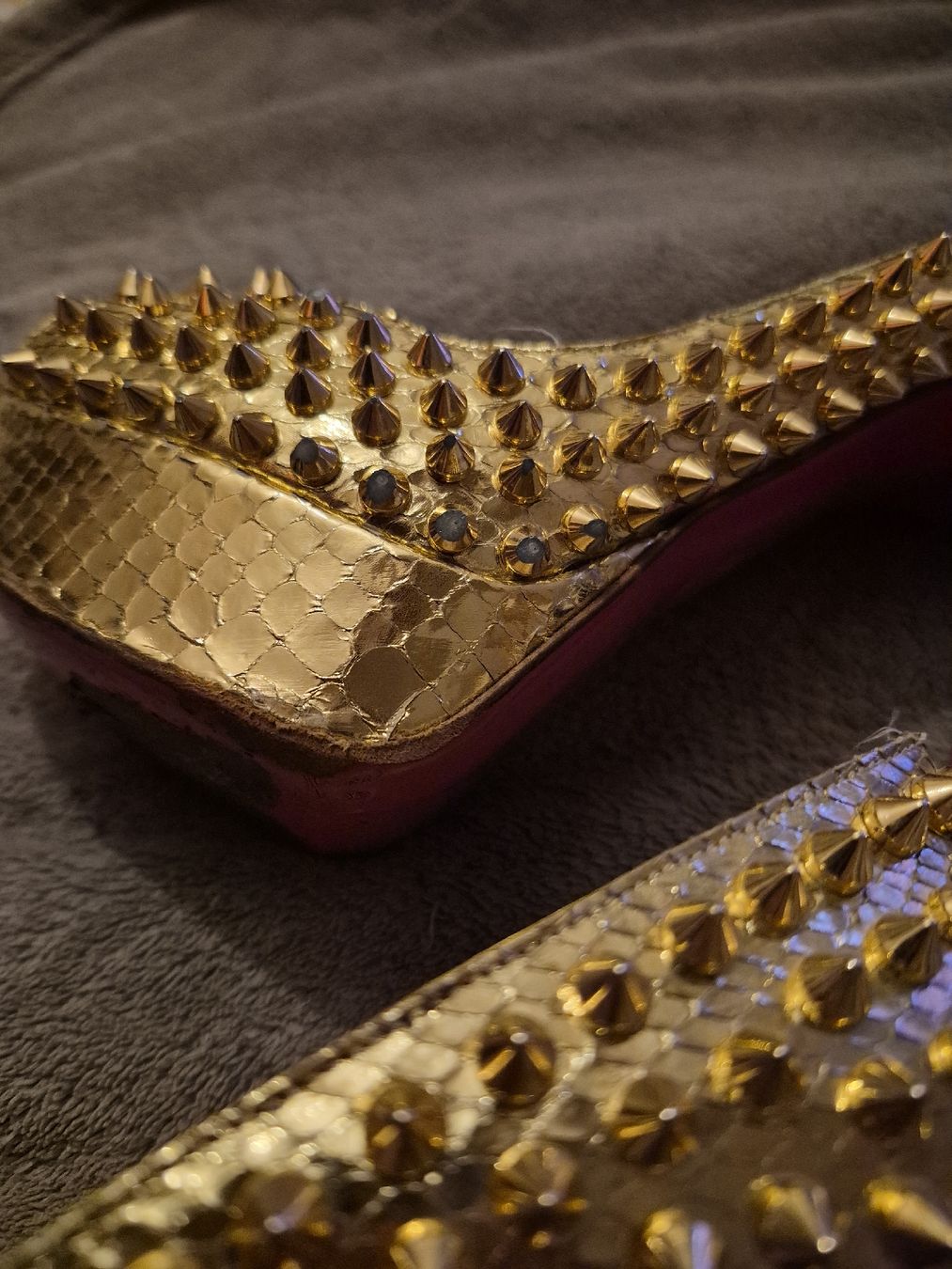 Christian Louboutin Damenschuhe: Louboutin dorées t39 – Gebraucht aus Lausanne von Mau 2