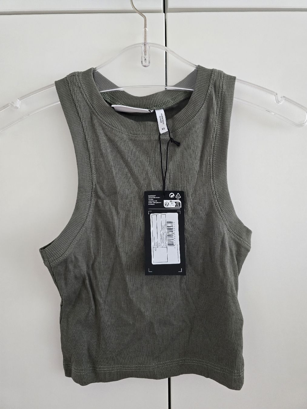 Weekday Top: Weekday Crop Top - Grösse XS – Nuovo e nell'imballaggio originale da Rickenbach b. Wil venduto da Kth_v8