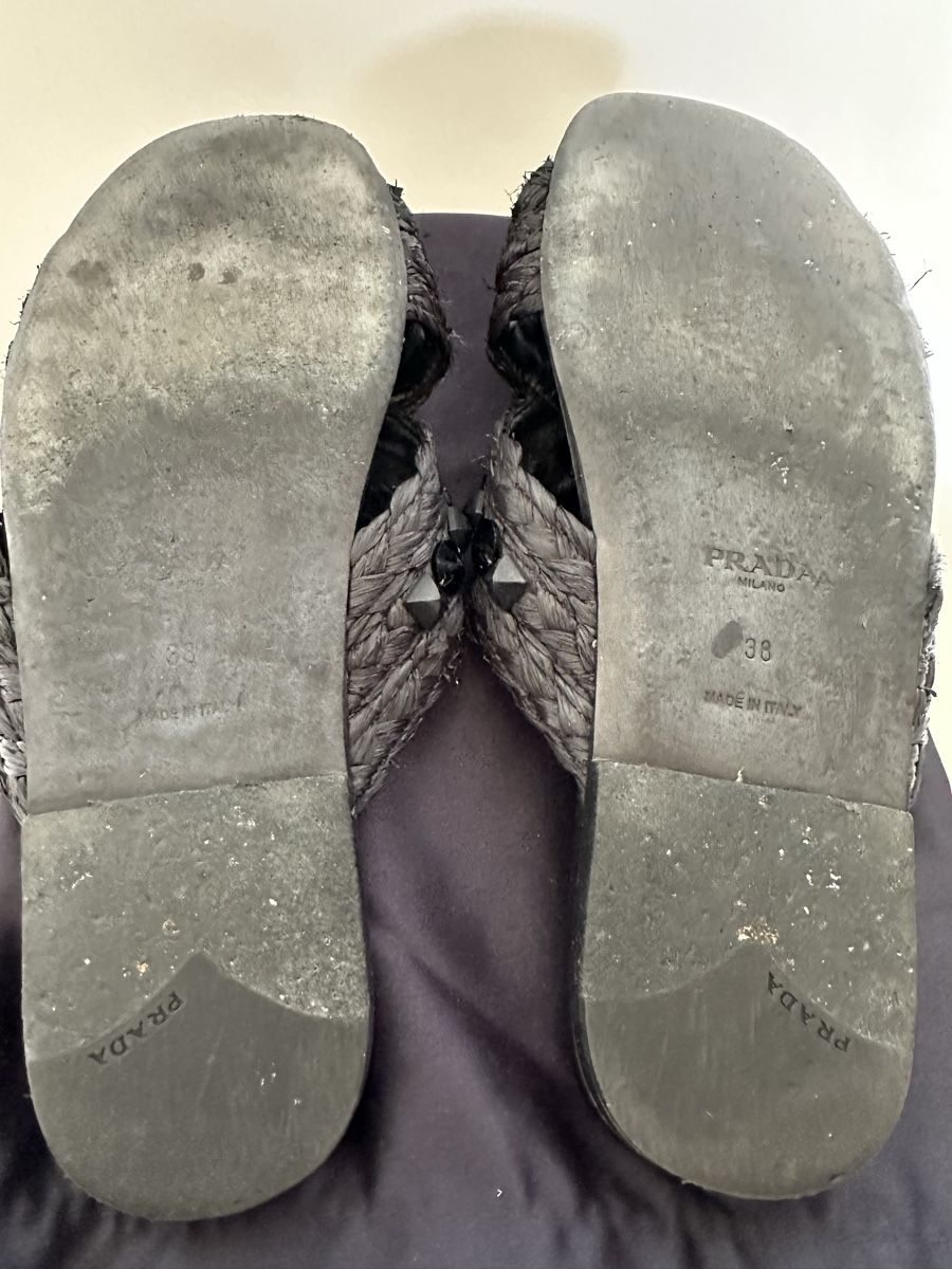 Prada Scarpe da donna: Prada Schlappen , Gr 38 , Raffia, Leder, schwarz  – Usato da Dornach venduto da Snow54 5