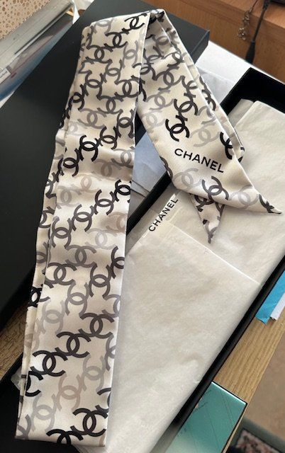 Chanel Foulard & Sciarpe: Chanel Twilly – Nuovo e nell'imballaggio originale da Winterthur venduto da chanel_love 2